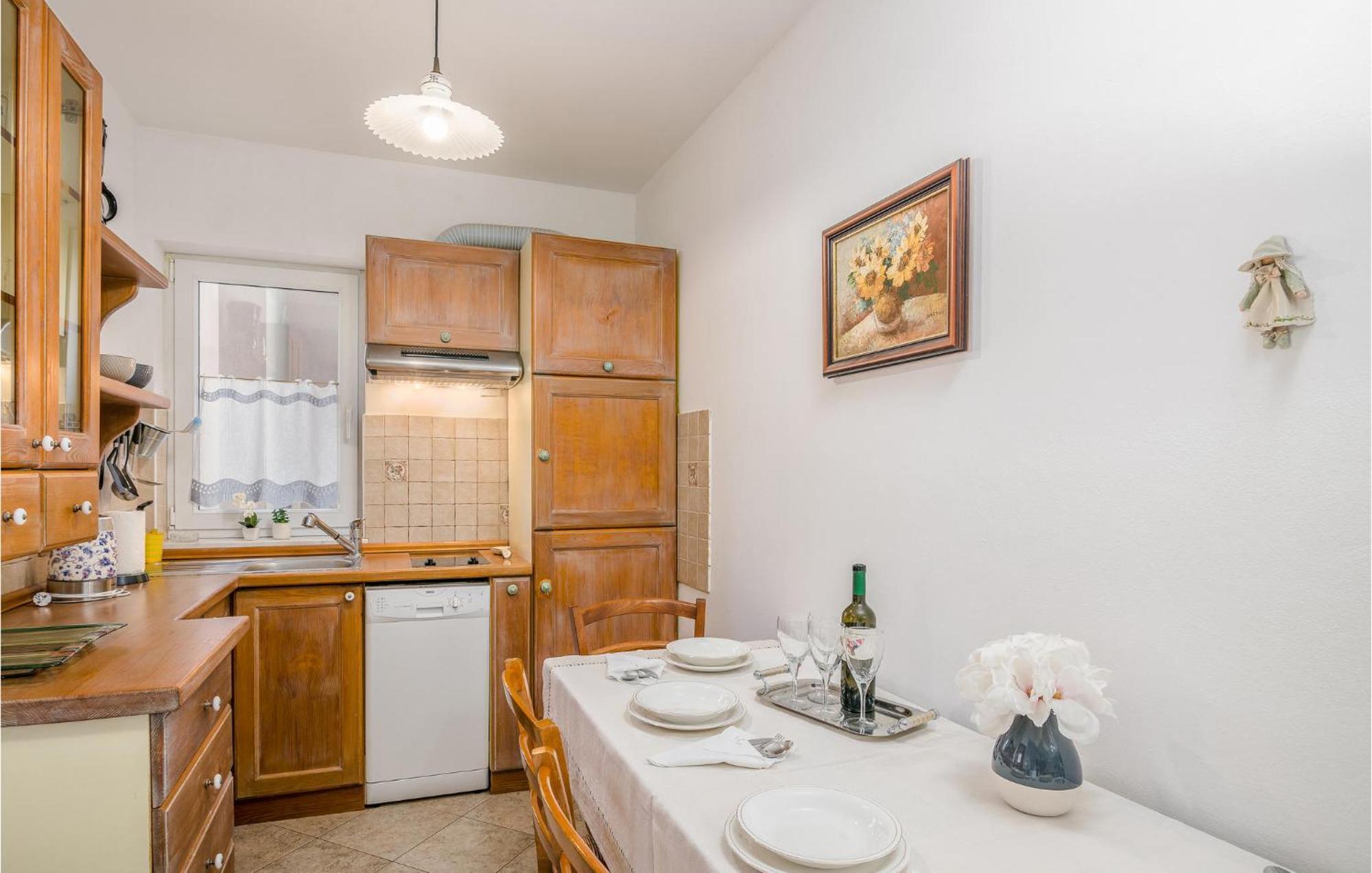 Gorgeous Apartment In Cizici With House Sea View Exterior foto