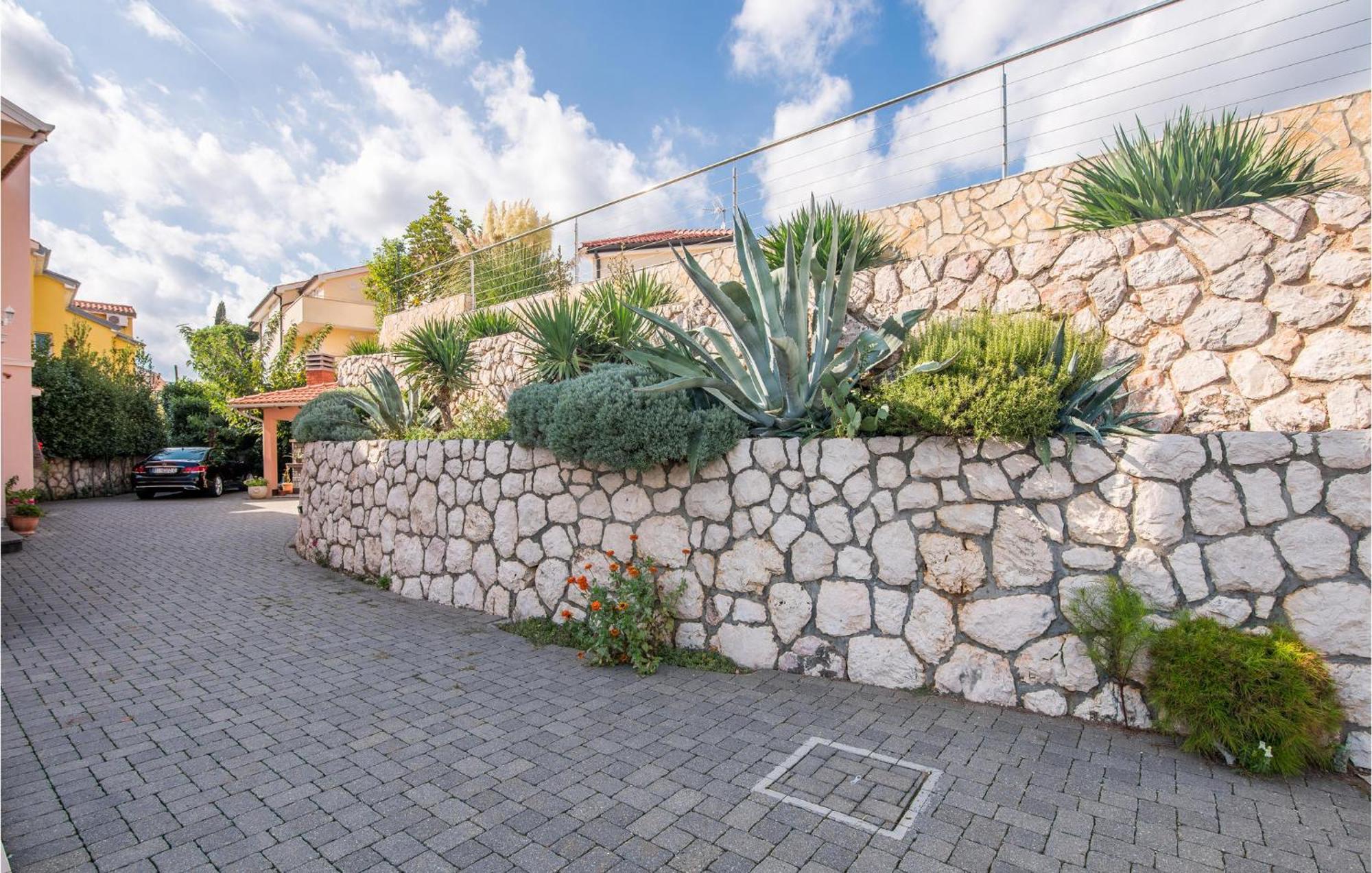 Gorgeous Apartment In Cizici With House Sea View Exterior foto