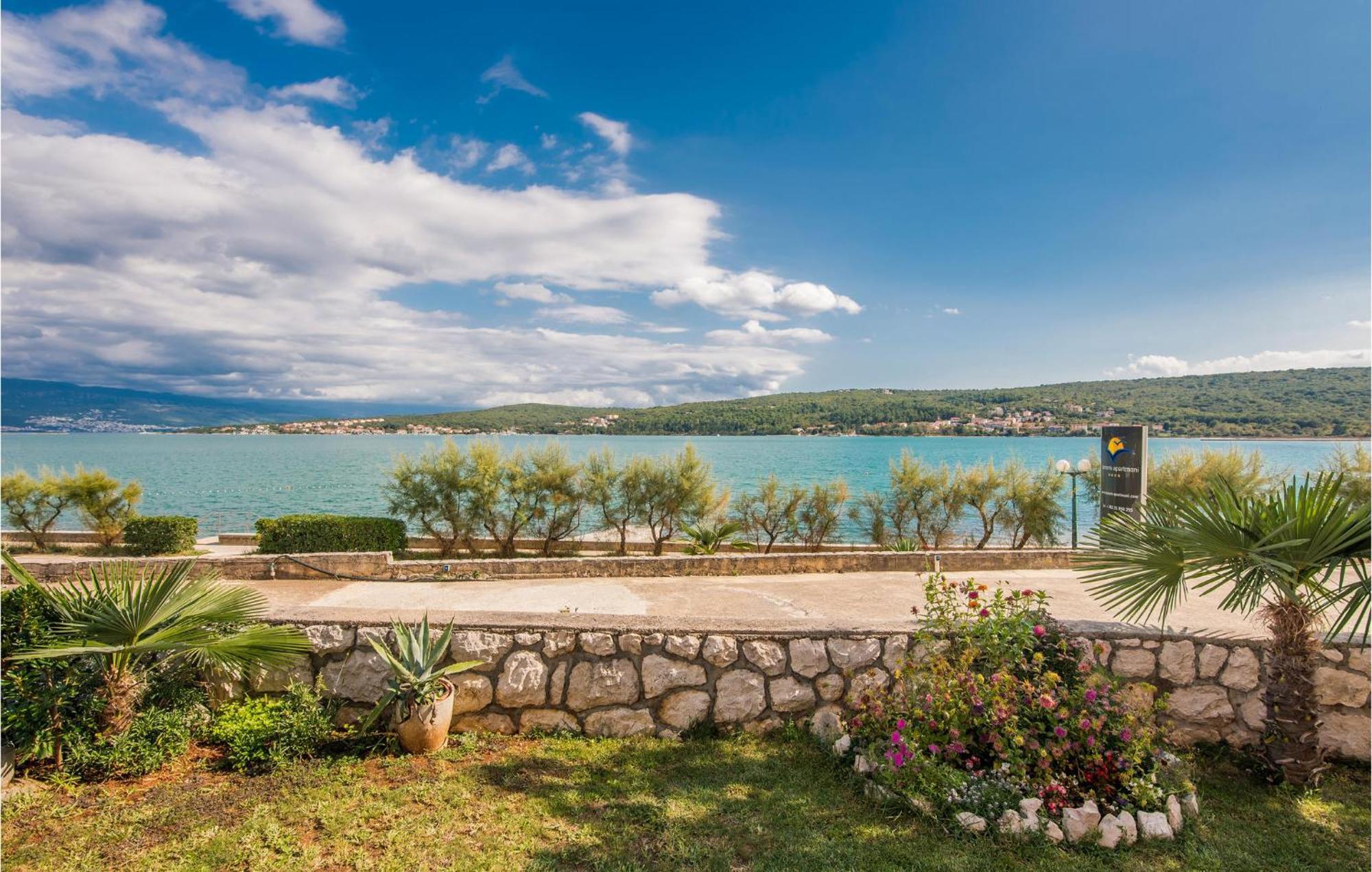 Gorgeous Apartment In Cizici With House Sea View Exterior foto